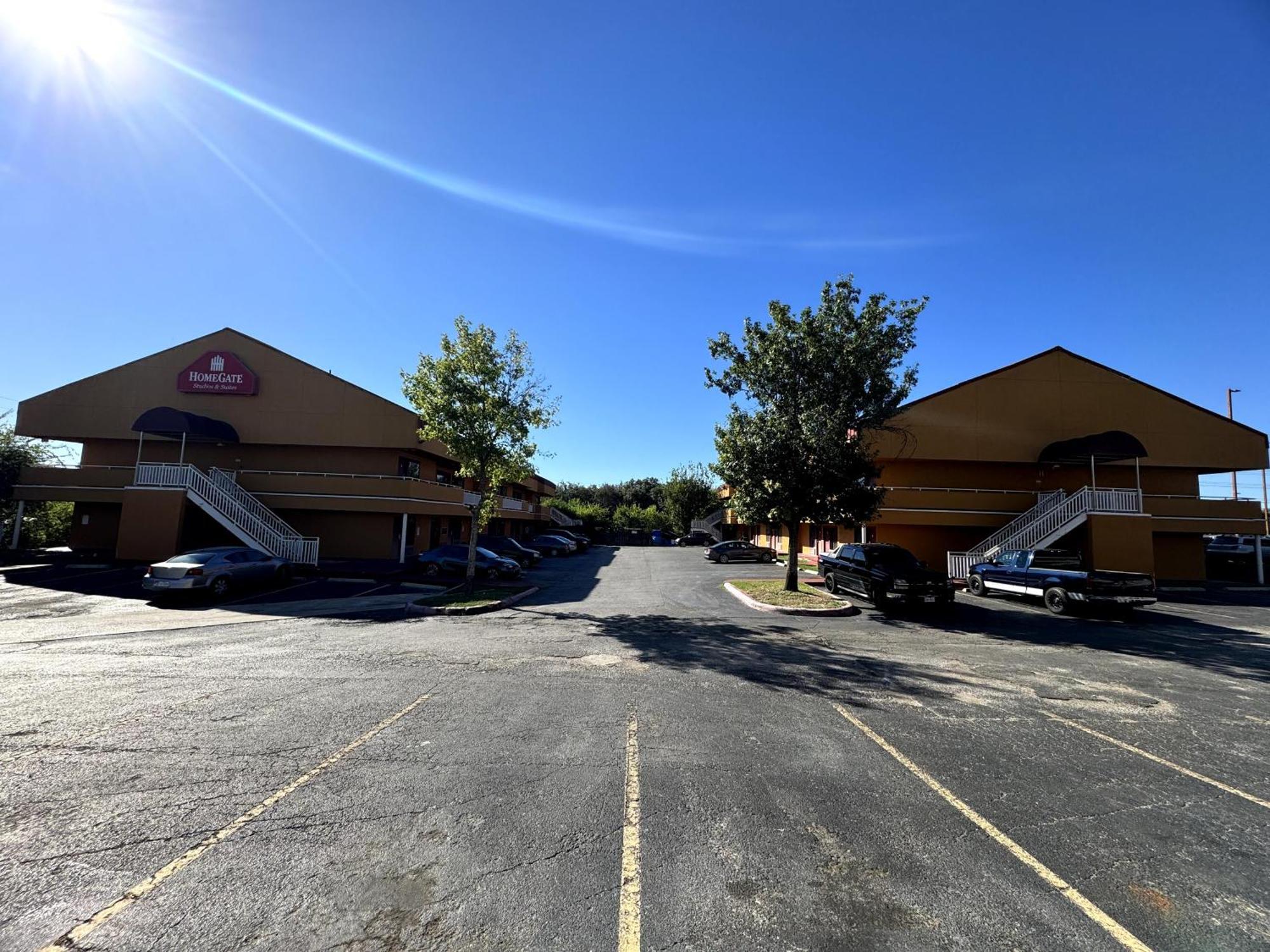 Homegate Studio And Suites San Antonio Extérieur photo