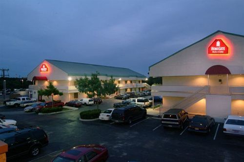 Homegate Studio And Suites San Antonio Extérieur photo